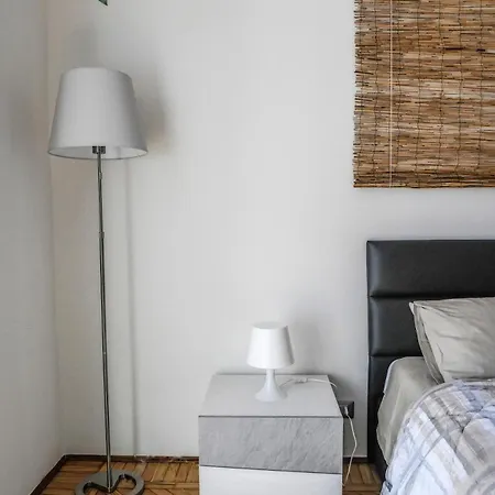 Bright In - Massaua Metro