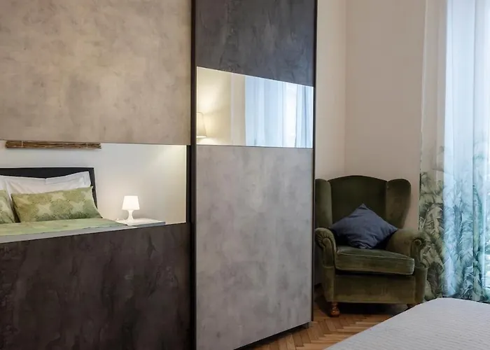 Bright In - Massaua Metro דירה